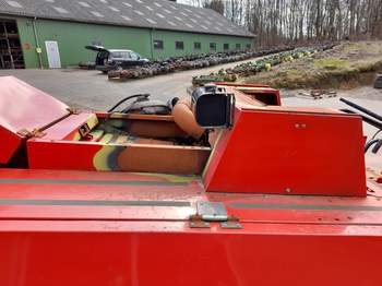 salg af Massey Ferguson 185 Baler