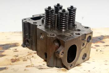 salg af Zylinderkopf Komatsu WA480-6