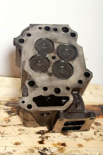 salg af Zylinderkopf Komatsu WA480-6