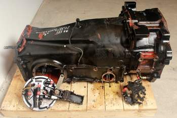 salg af Getriebe Massey Ferguson 8240