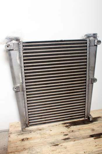 salg af Intercooler Massey Ferguson 8240