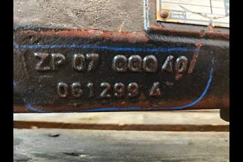 salg af Deutz-Fahr Agrotron 106 RIGHT Front axle house