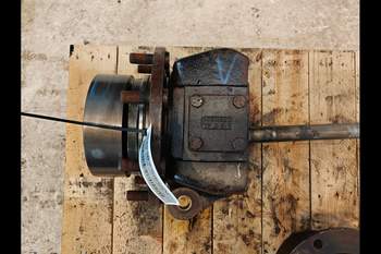 salg af Deutz-Fahr Agrotron 106 LEFT Front axle final drive