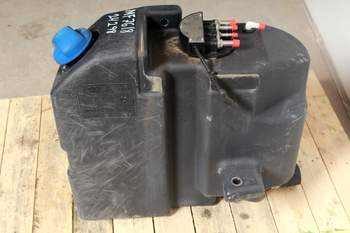 salg af AdBlue behälter Massey Ferguson 7618