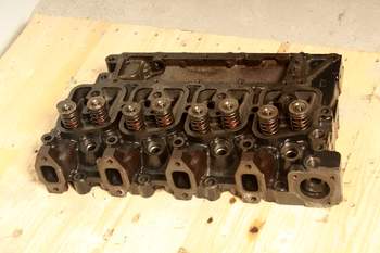 salg af Zylinderkopf New Holland TL90 A