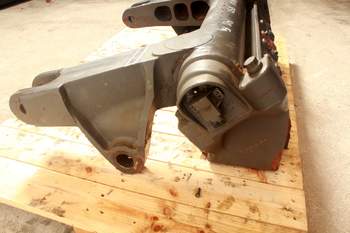 salg af Heckkraftheber Claas Axion 850