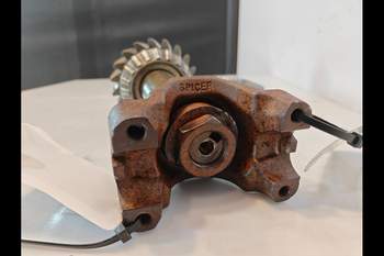 salg af John Deere 7810  Front axle differential
