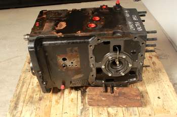 salg af Hinterachsen Valtra 8950