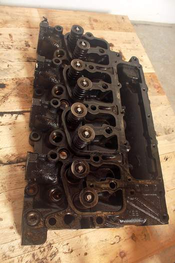 salg af Zylinderkopf New Holland LB115
