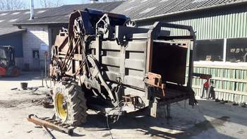 salg af Fendt 12130N Baler