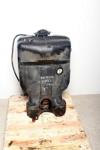 salg af Kraftstofftank New Holland 8240