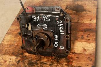 salg af Zapfwellengetriebe Case JX95