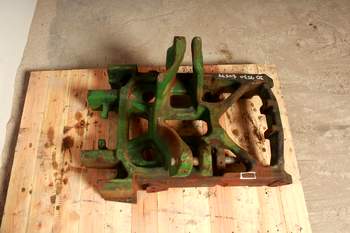 salg af Vorderachsbock John Deere 7530 
