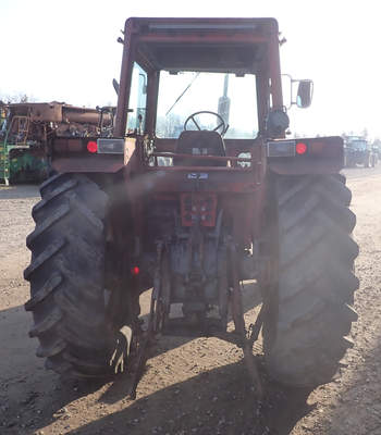 salg af Massey Ferguson 575 traktor