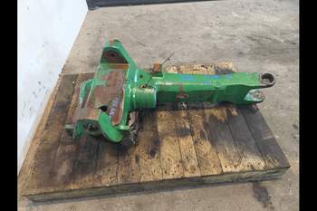 salg af Vorderachsgehäuse John Deere 3640 RECHT