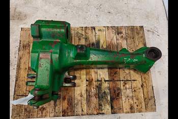 salg af John Deere 6820 LEFT Front axle house