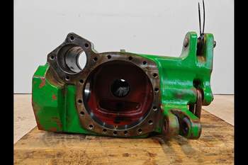 salg af John Deere 6820 LEFT Front axle house