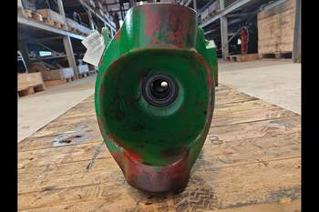 salg af John Deere 6820 LEFT Front axle house