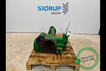 salg af John Deere 6820 LEFT Front axle house