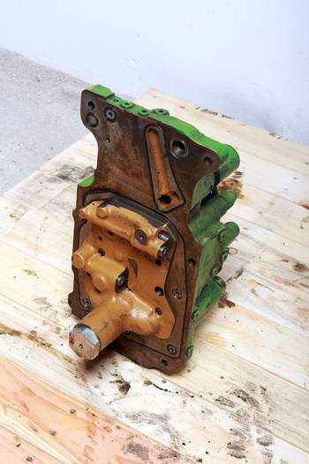 salg af Abfederungsventil John Deere 8330