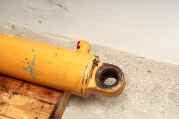 salg af Hydraulische Zylinder New Holland 95