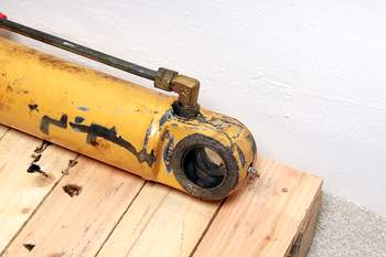salg af Hydraulische Zylinder New Holland 95