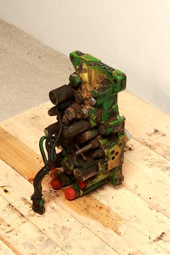 salg af Abfederungsventil John Deere 8530