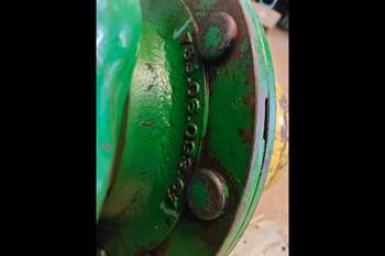 salg af Endandtrieb Vorderachse John Deere 6155R RECHT