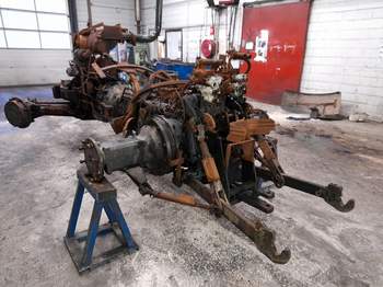 salg af New Holland 8560 traktor