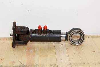 salg af Hydraulische zylinder Massey Ferguson 6480