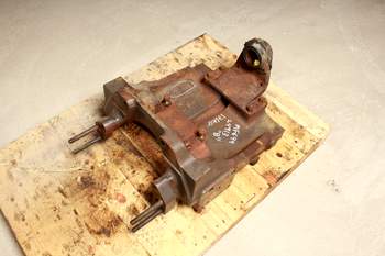salg af Vorderachsbock Massey Ferguson 699