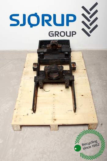 Framaxelbrygga Case Farmall 55 C Framaxelbrygga Case Farmall 55 C
