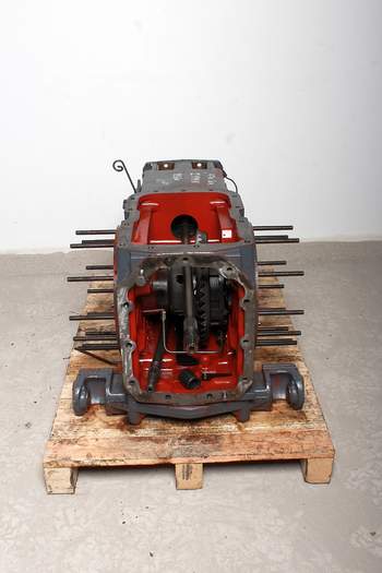 salg af Hinterachsen New Holland 8560