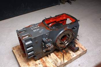 salg af Hinterachsen New Holland 8560