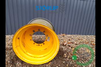 New Holland BB980 RIGHT Rim New Holland BB980 RIGHT Rim