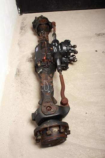 salg af Zerlegte Vorderachsen New Holland LM435