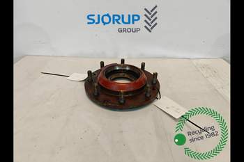 John Deere 3050 RIGHT Front axle hub John Deere 3050 RIGHT Front axle hub