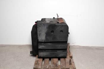 salg af Kraftstofftank New Holland TG285