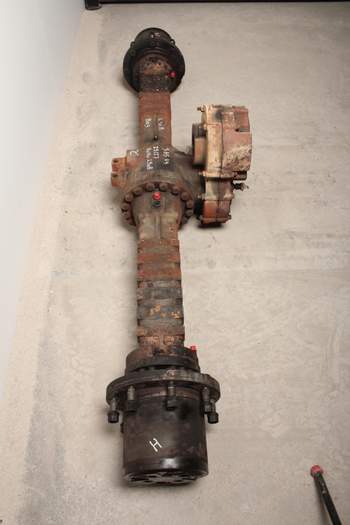 salg af Adskilt Bagaksel Volvo L40 B