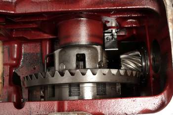salg af Hinterachsen New Holland 8360