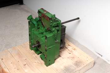 salg af Zapfwellengetriebe John Deere 6120 M