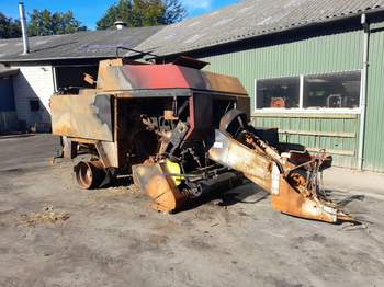 salg af New Holland BB940 Baler