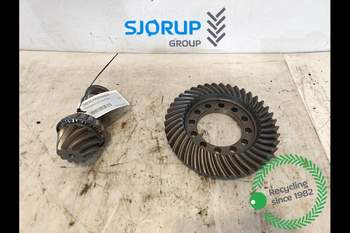 salg af John Deere 8220  Front axle differential
