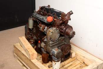 salg af Motor New Holland 4835