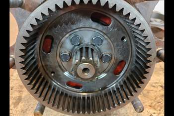 salg af Endandtrieb Vorderachse Case 4230 LINKS