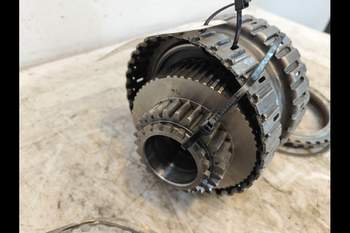 salg af Getriebe Teile New Holland 7840