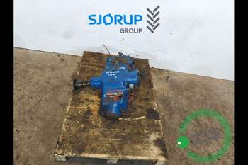 New Holland 7840 Hydraulic lift New Holland 7840 Hydraulic lift