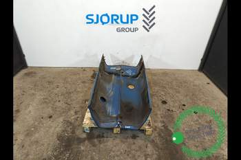 New Holland 7840 Engine Hood New Holland 7840 Engine Hood