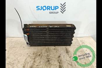 New Holland 7840 Oil Cooler New Holland 7840 Oil Cooler