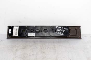 salg af Armaturenbrett Case Puma 240